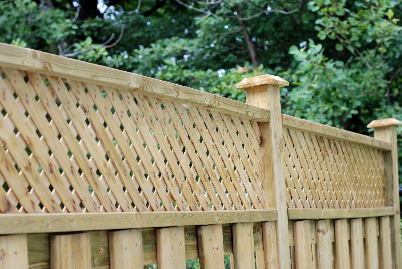 Board Fence Installation in Pearland, TX