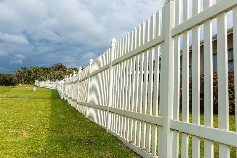 Vinyl Fence Replacement in South Houston, TX